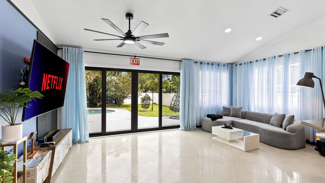 Photo of Livingroom in Edgewood
