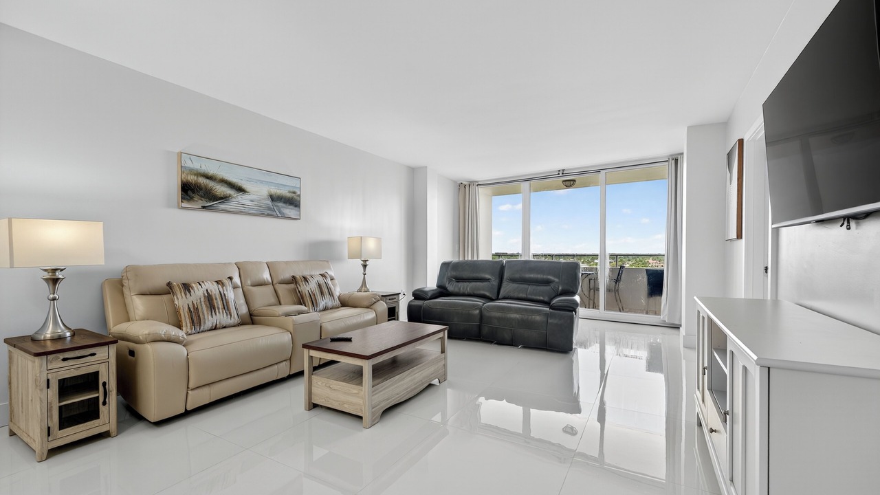 Photo of Livingroom in Bermuda Riviera