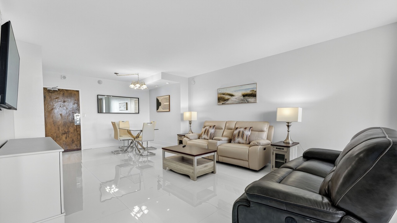 Photo of Livingroom in Bermuda Riviera