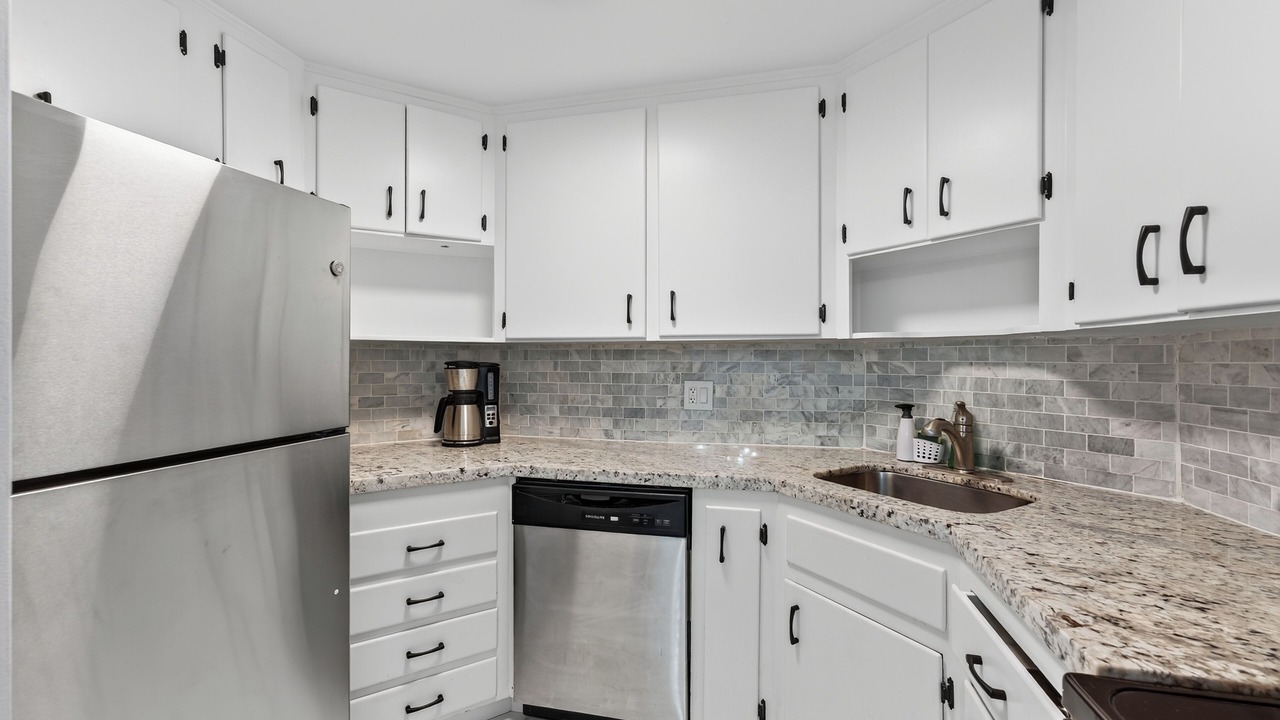 Photo of Kitchen in Bermuda Riviera