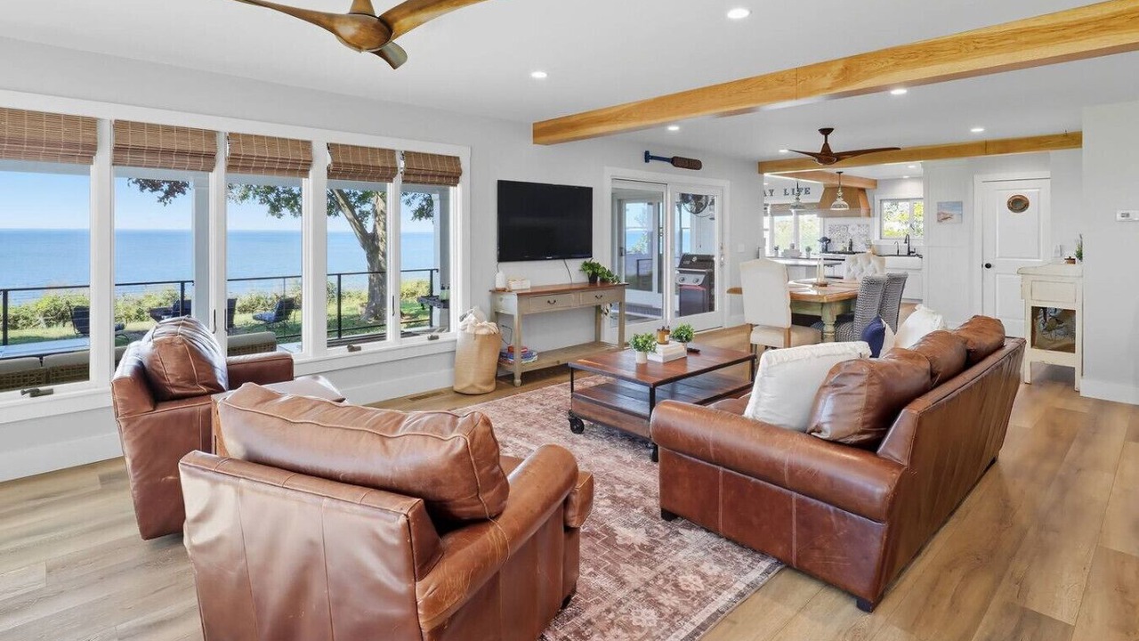 Photo of Livingroom in Tolchester Beach