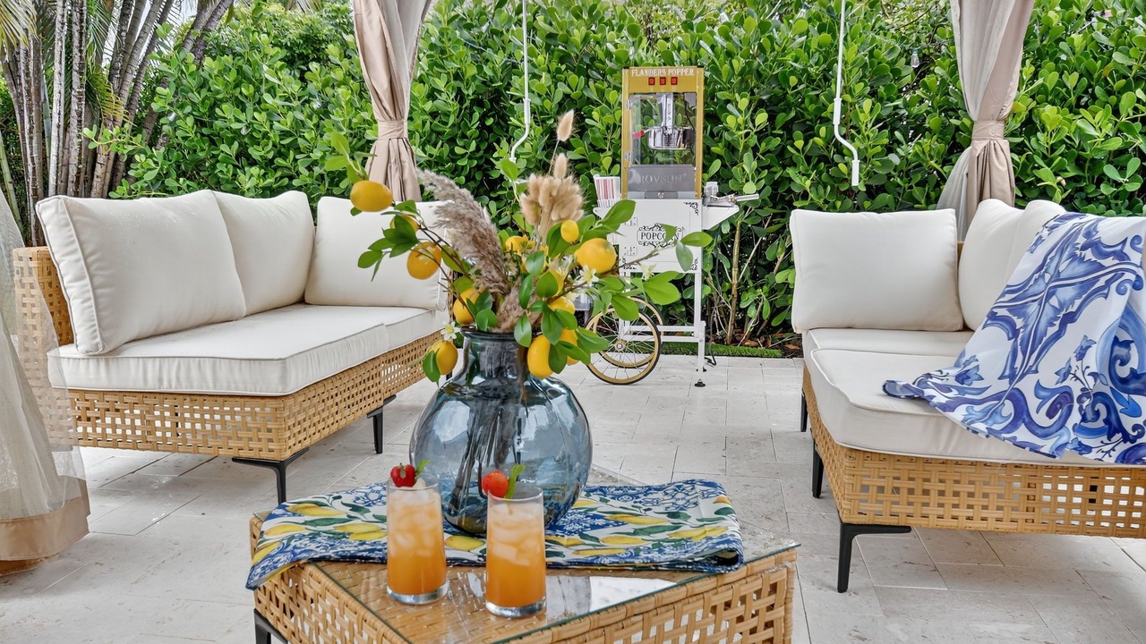 Photo of Outdoor in Tropic Palms