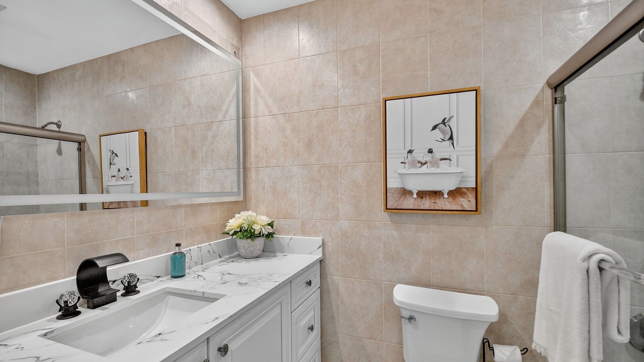 Photo of Bathroom in Tropic Palms