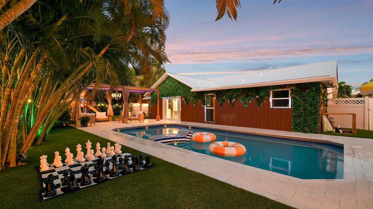 Photo of Outdoor in Tropic Palms