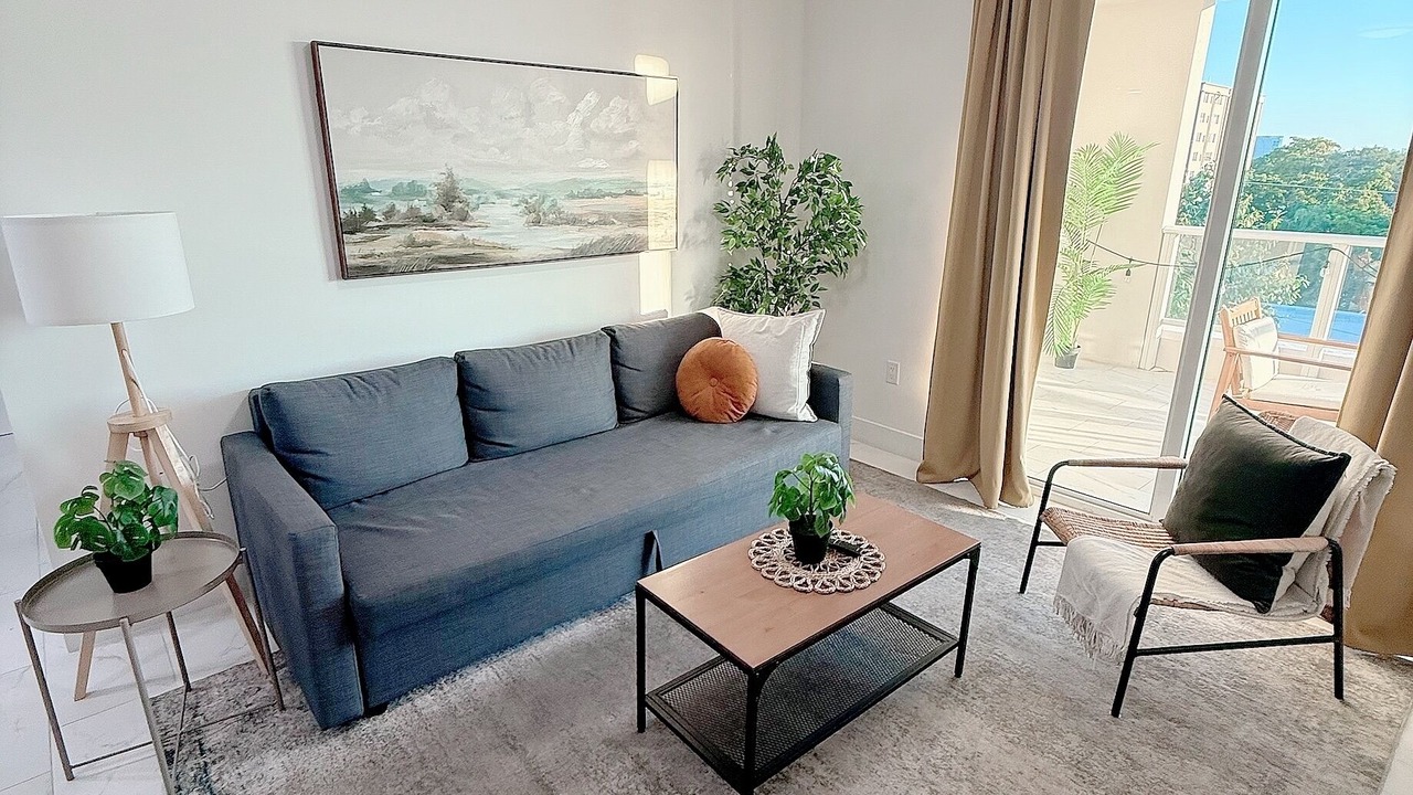 Photo of Livingroom in Downtown Hollywood