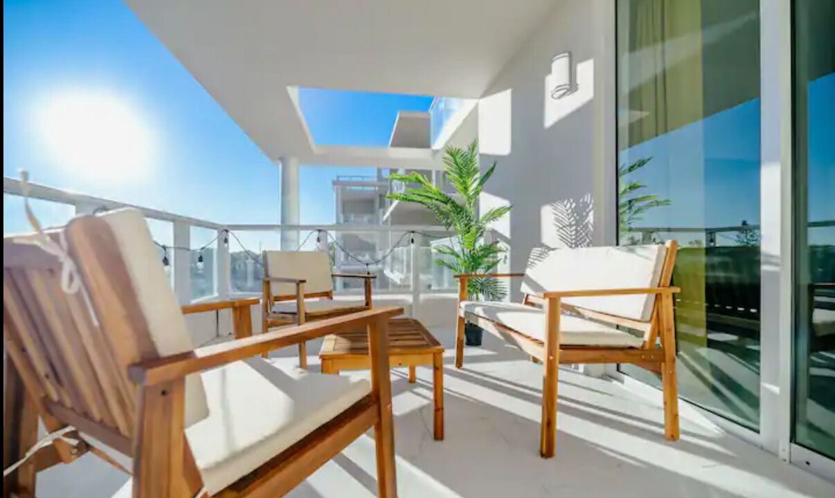 Photo of Patio Balcony in Downtown Hollywood