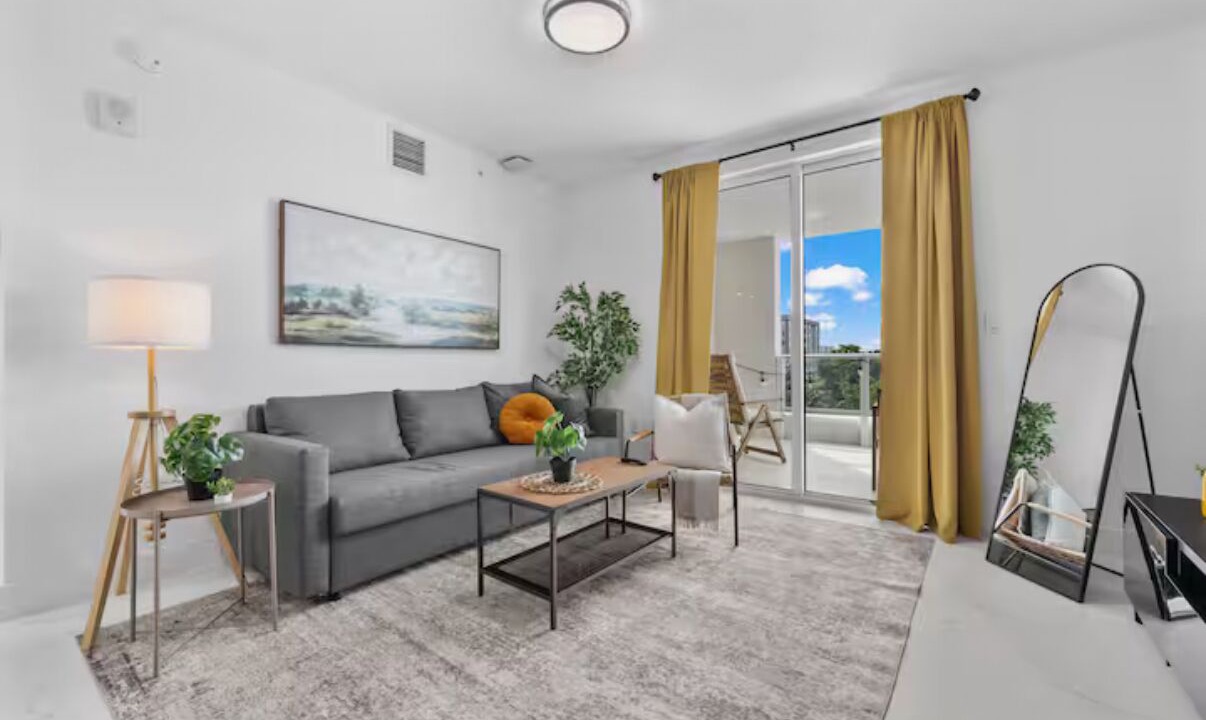 Photo of Livingroom in Downtown Hollywood