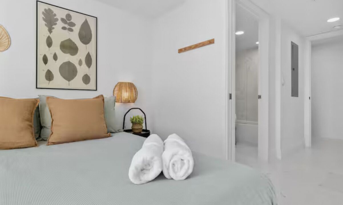 Photo of Bedroom in Downtown Hollywood