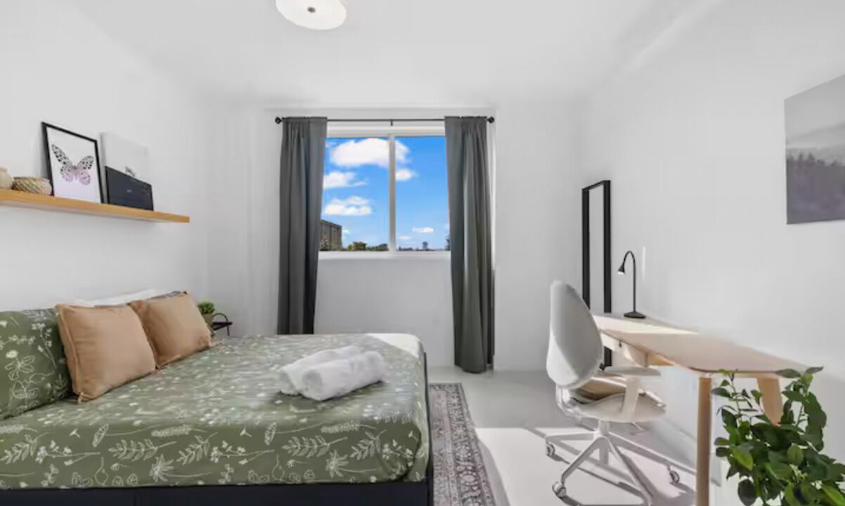 Photo of Bedroom in Downtown Hollywood