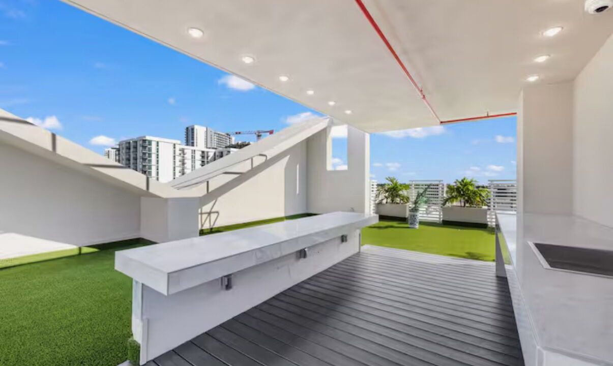 Photo of Patio Balcony in Downtown Hollywood