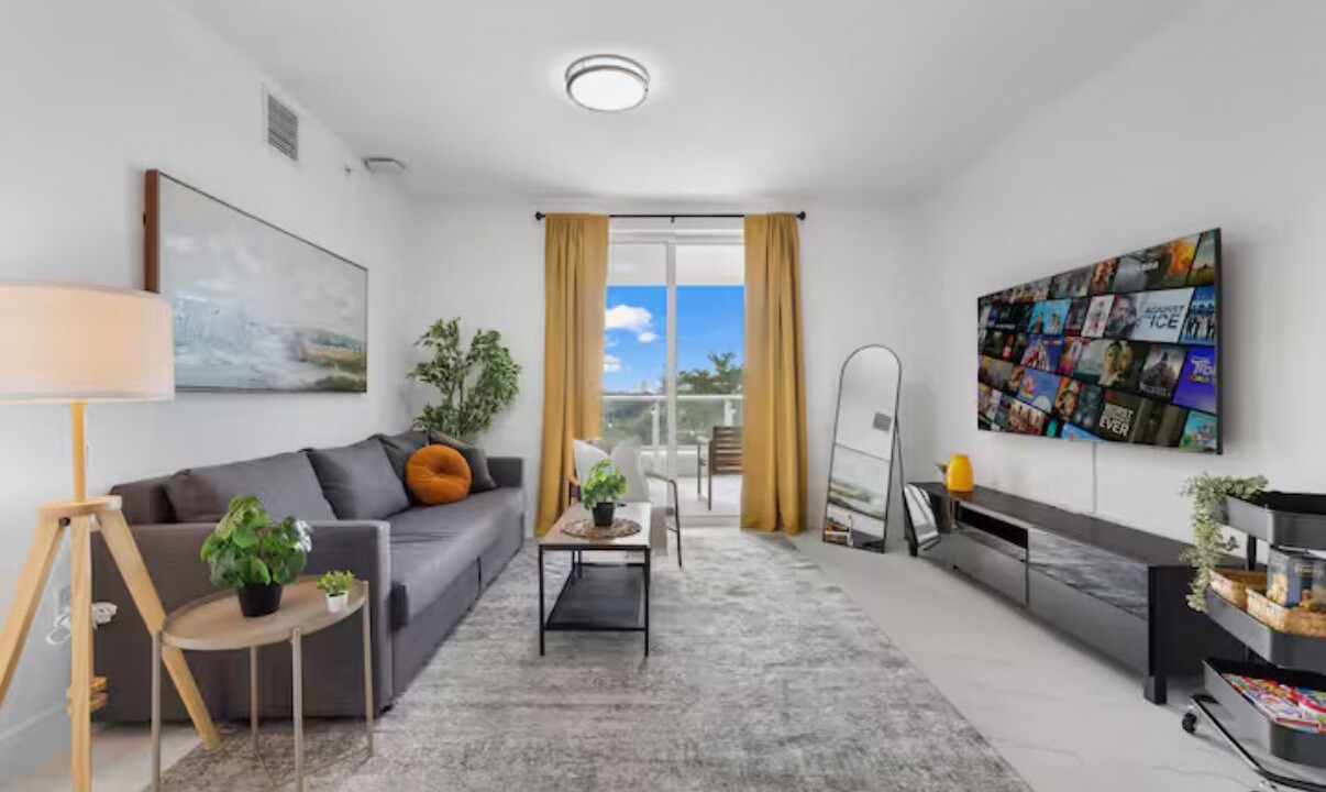 Photo of Livingroom in Downtown Hollywood