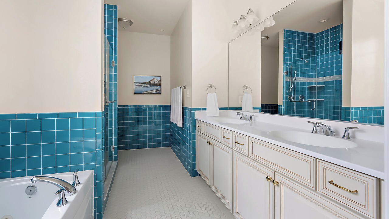 Photo of Bathroom in Lusby