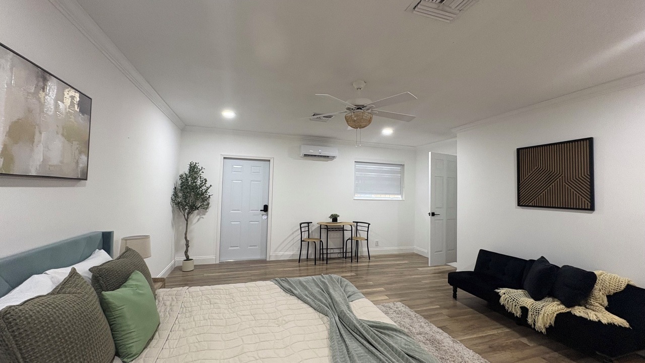 Photo of Bedroom in Lake Worth