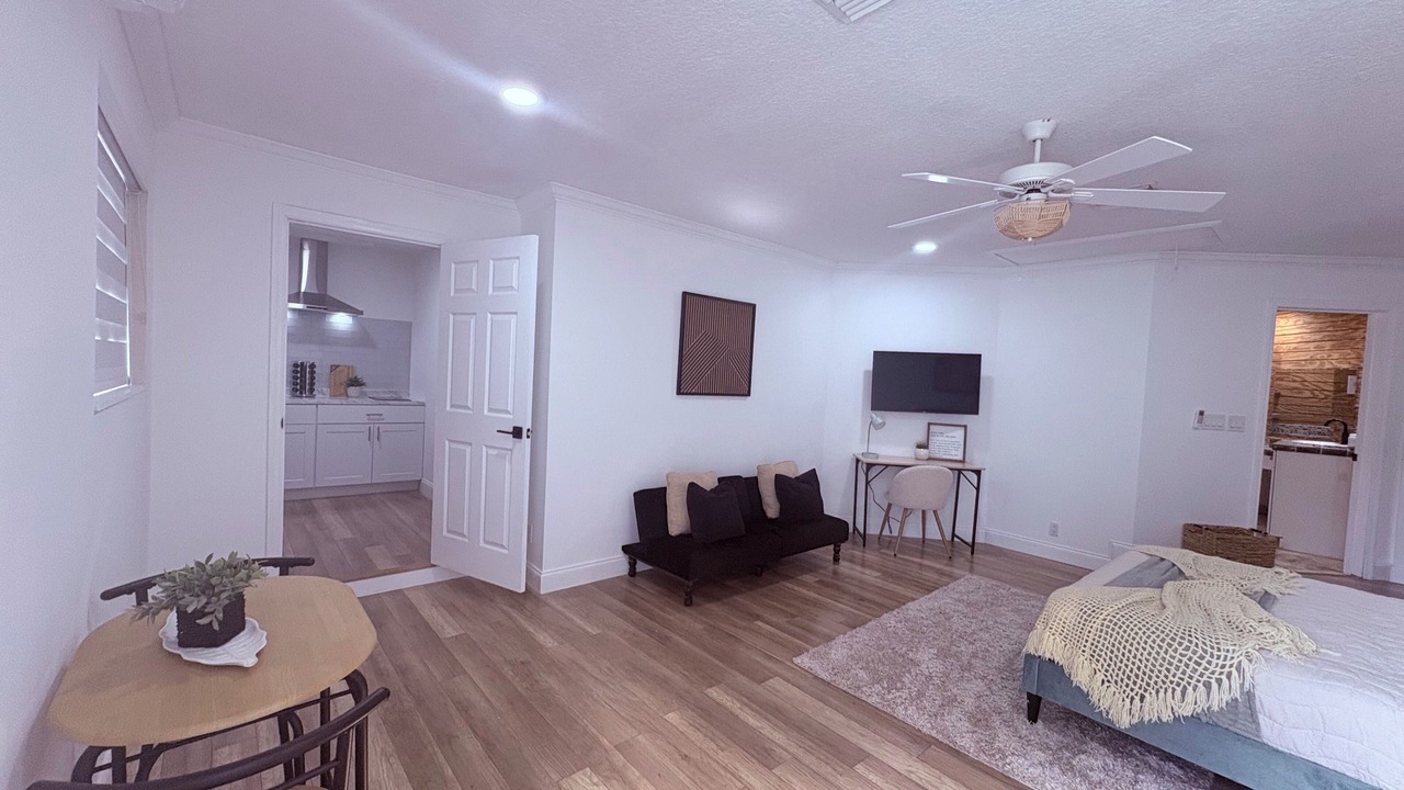 Photo of Bedroom in Lake Worth