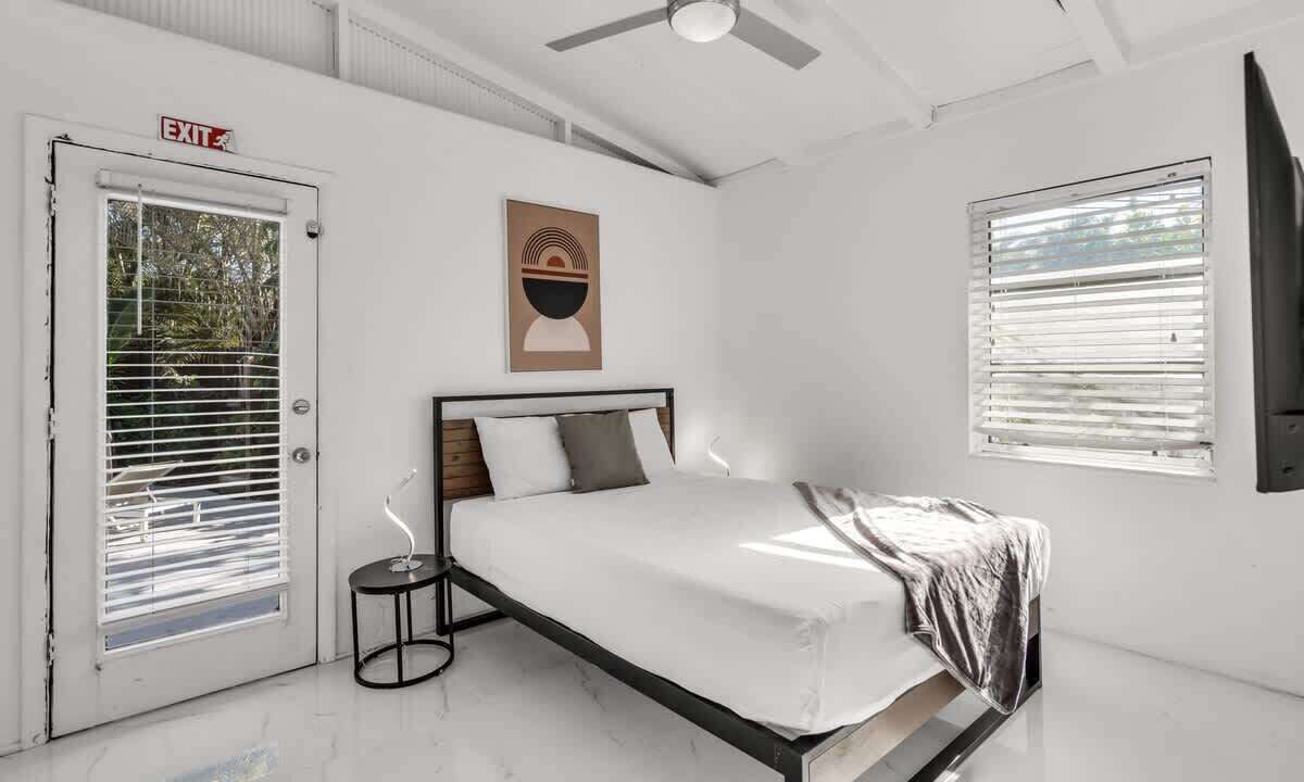 Photo of Bedroom in Middle River Terrace