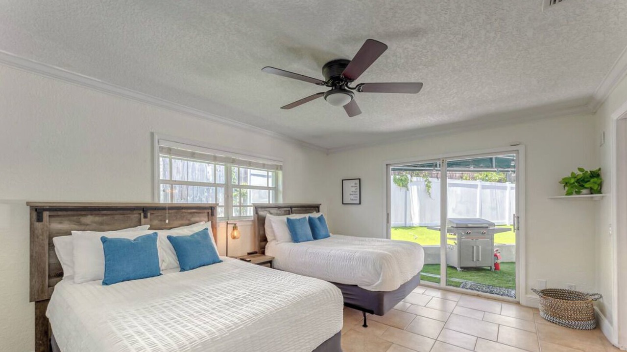 Photo of Bedroom in Oakland Park
