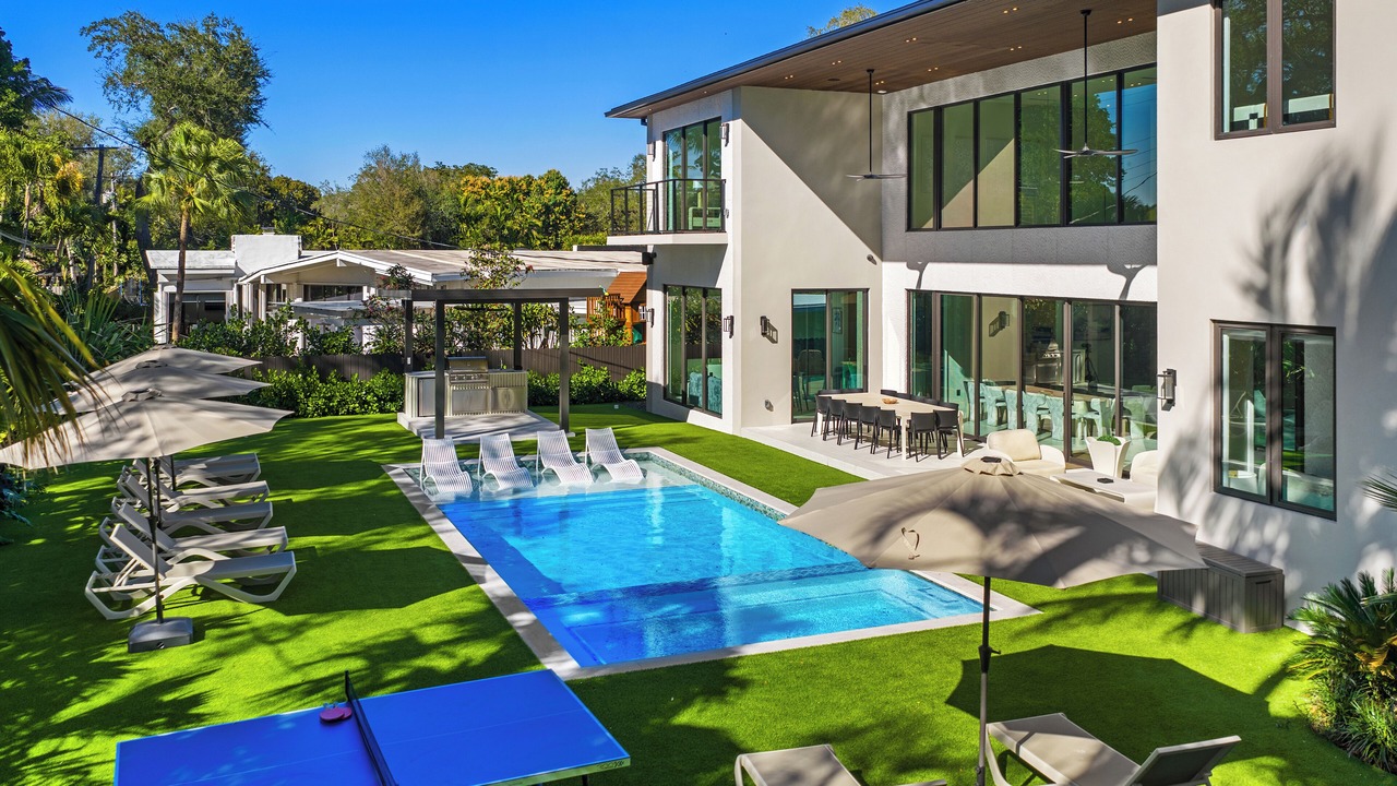Photo of Outdoor in North Miami Beach