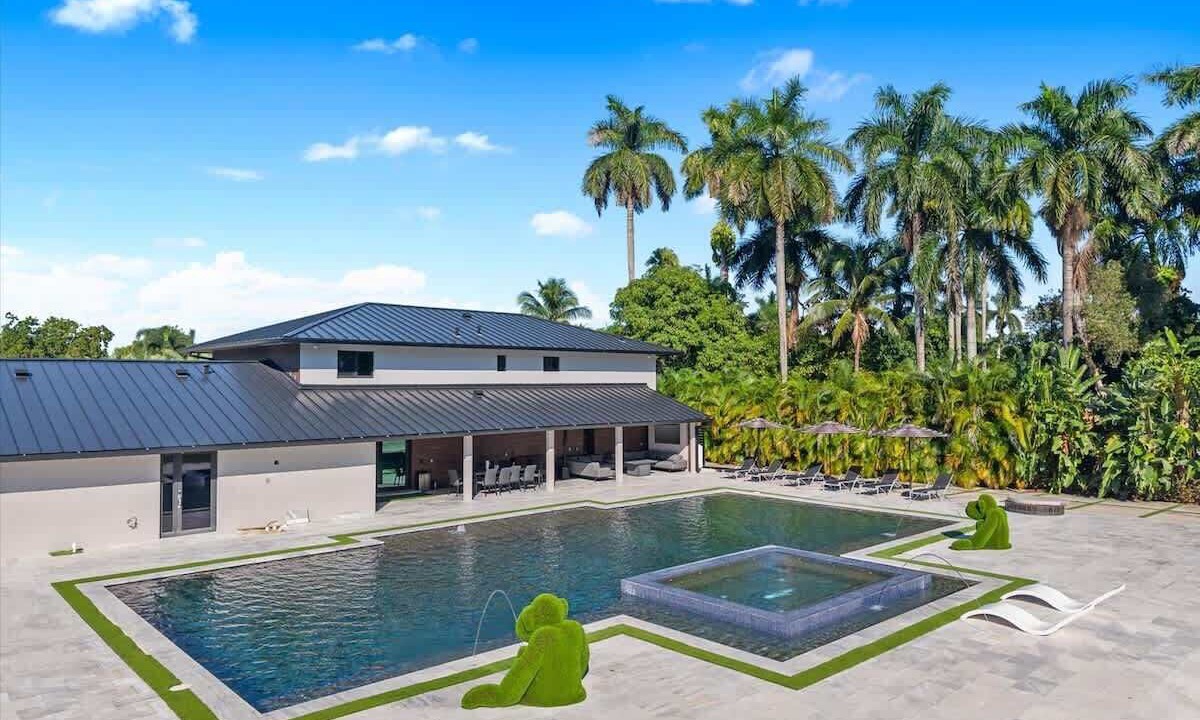 Photo of Outdoor in Golden Glades