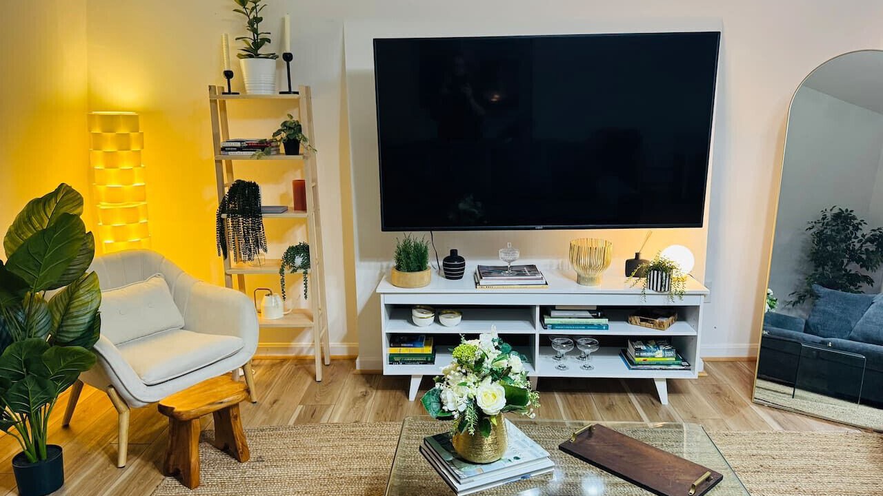 Photo of Livingroom in Newtonville