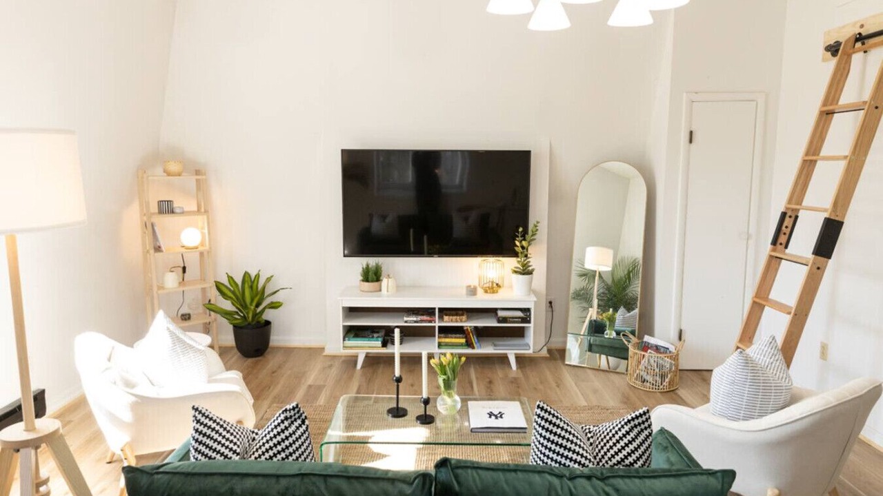 Photo of Livingroom in Newtonville