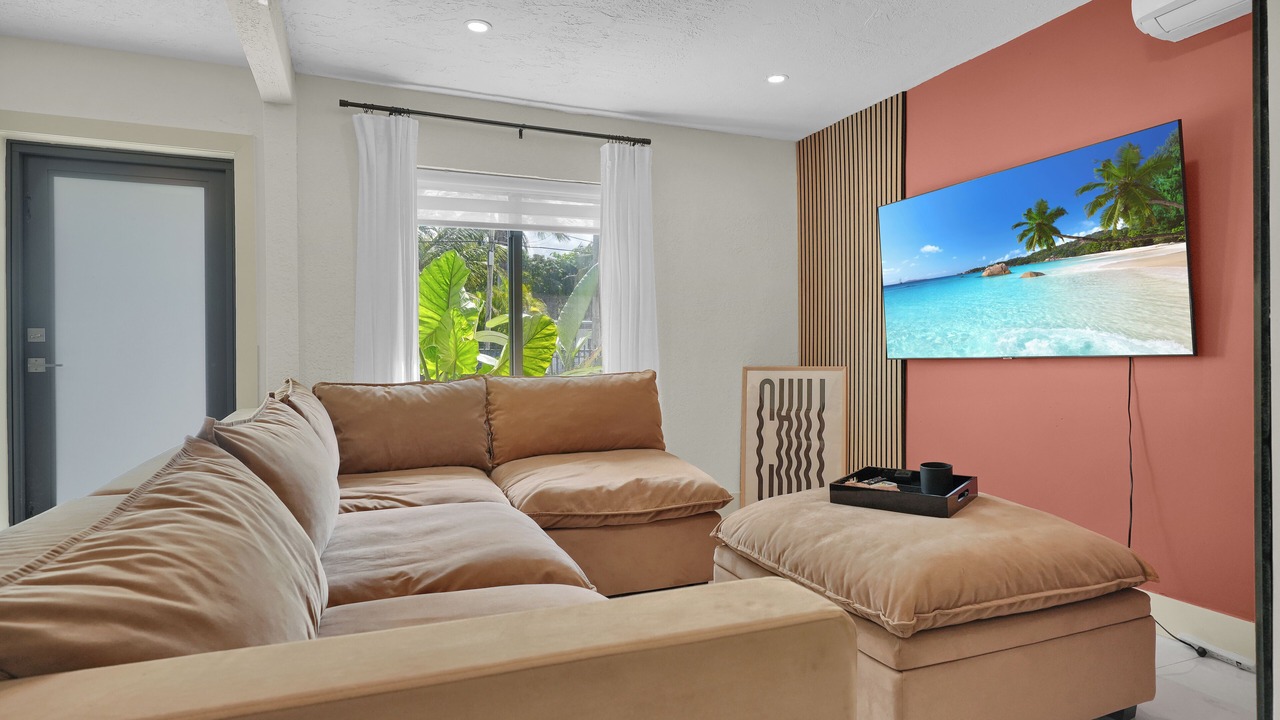 Photo of Livingroom in West Little River