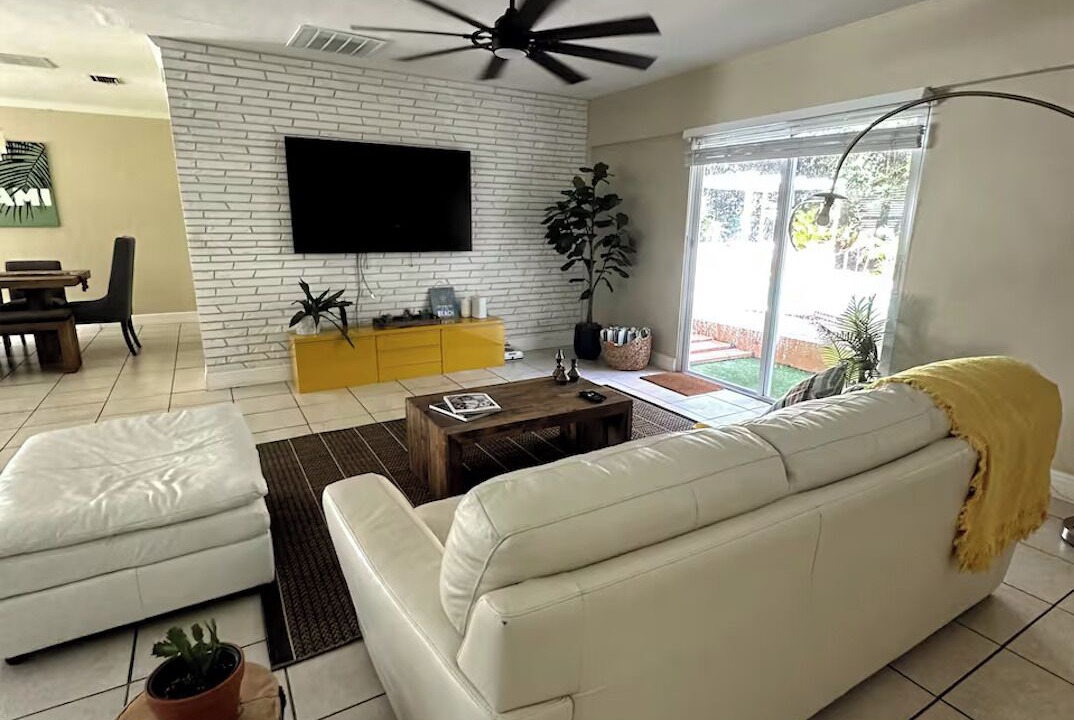 Photo of Livingroom in North Miami