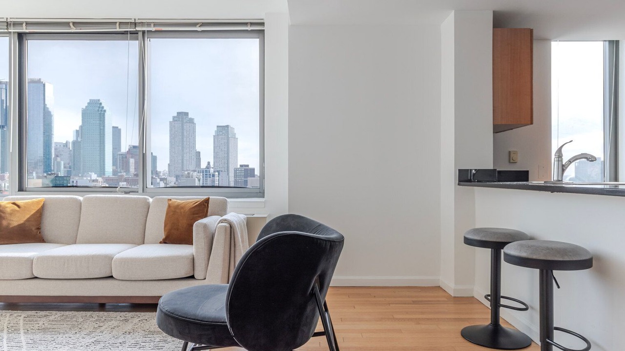 Photo of Livingroom in Hunters Point