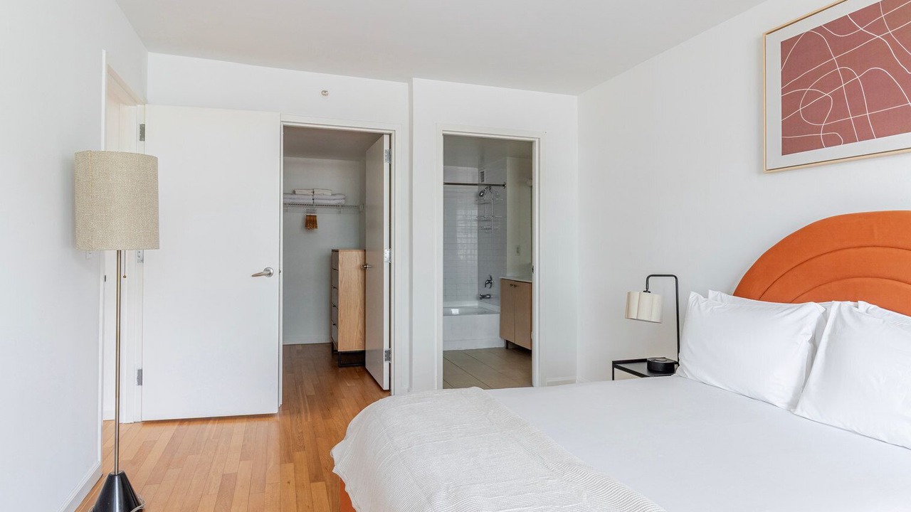 Photo of Bedroom in Hunters Point