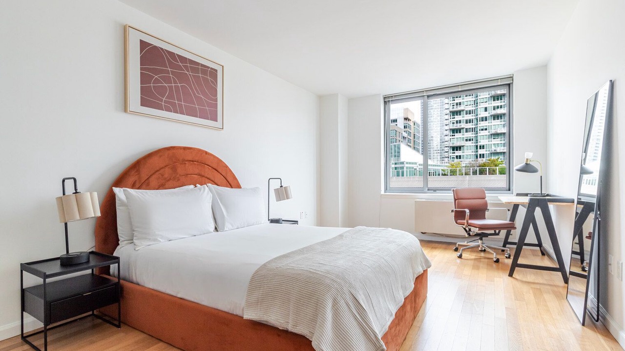Photo of Bedroom in Hunters Point