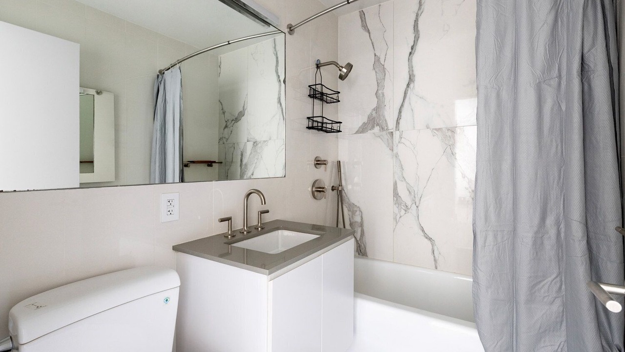 Photo of Bathroom in Lincoln Square
