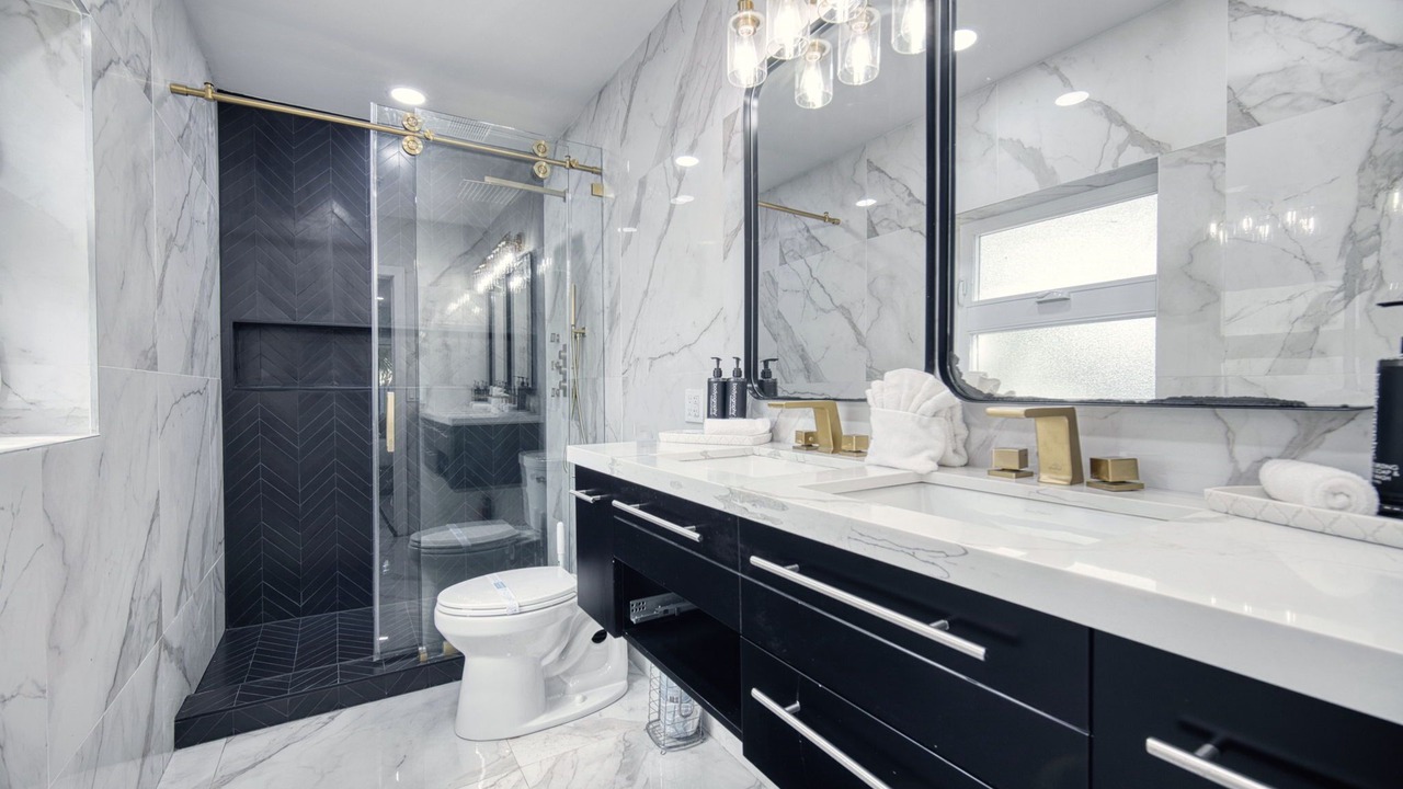 Photo of Bathroom in Riverside Park