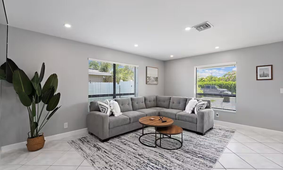 Photo of Livingroom in East Boca Raton