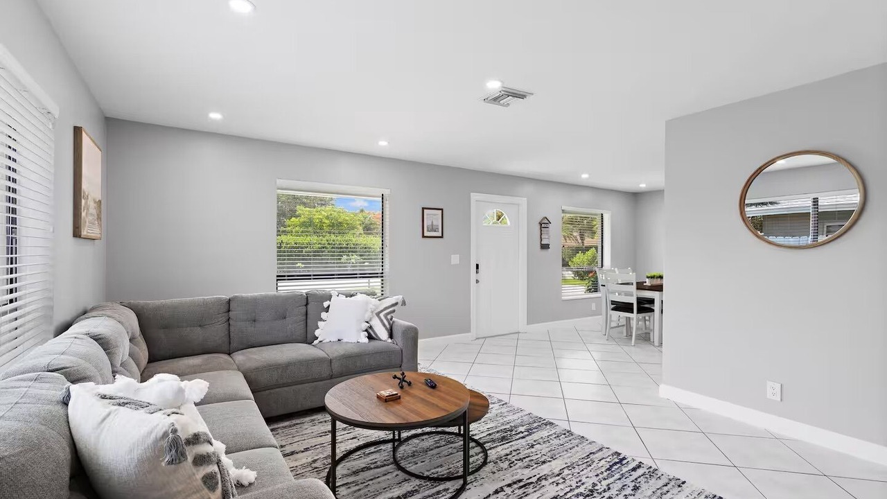 Photo of Livingroom in East Boca Raton