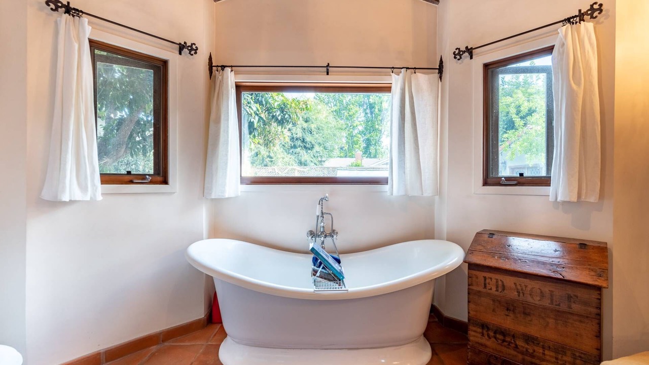 Photo of Bathroom in Valley Village