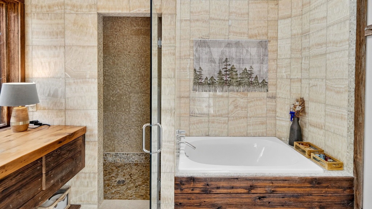 Photo of Bathroom in Maplecrest