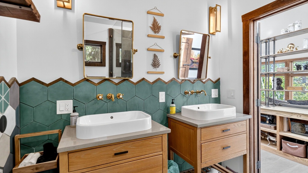 Photo of Bathroom in Maplecrest