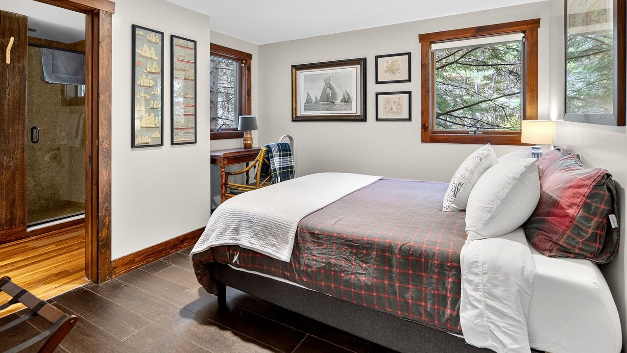 Photo of Bedroom in Maplecrest