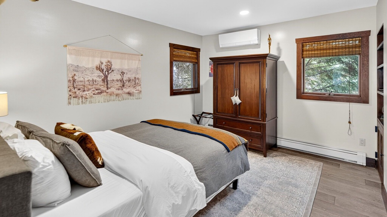 Photo of Bedroom in Maplecrest