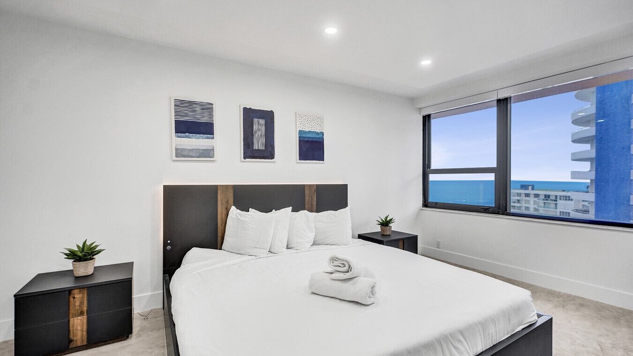 Photo of Bedroom in Mid Beach