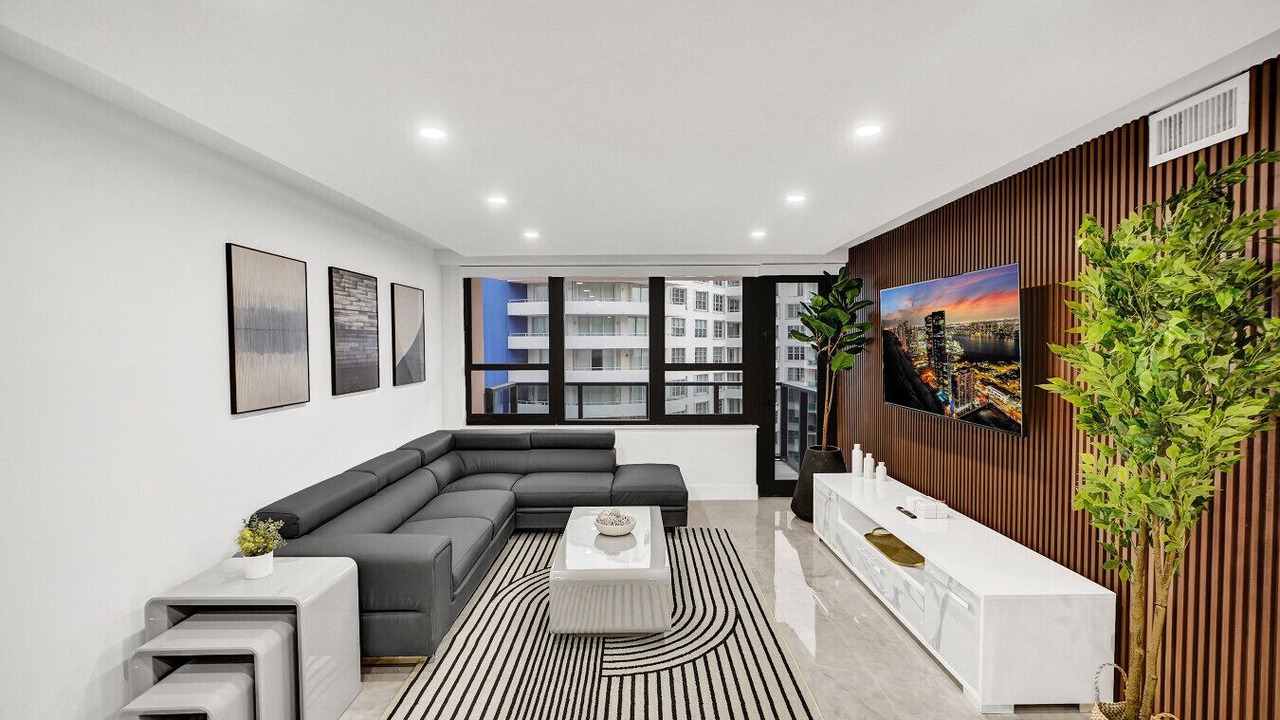 Photo of Livingroom in Mid Beach