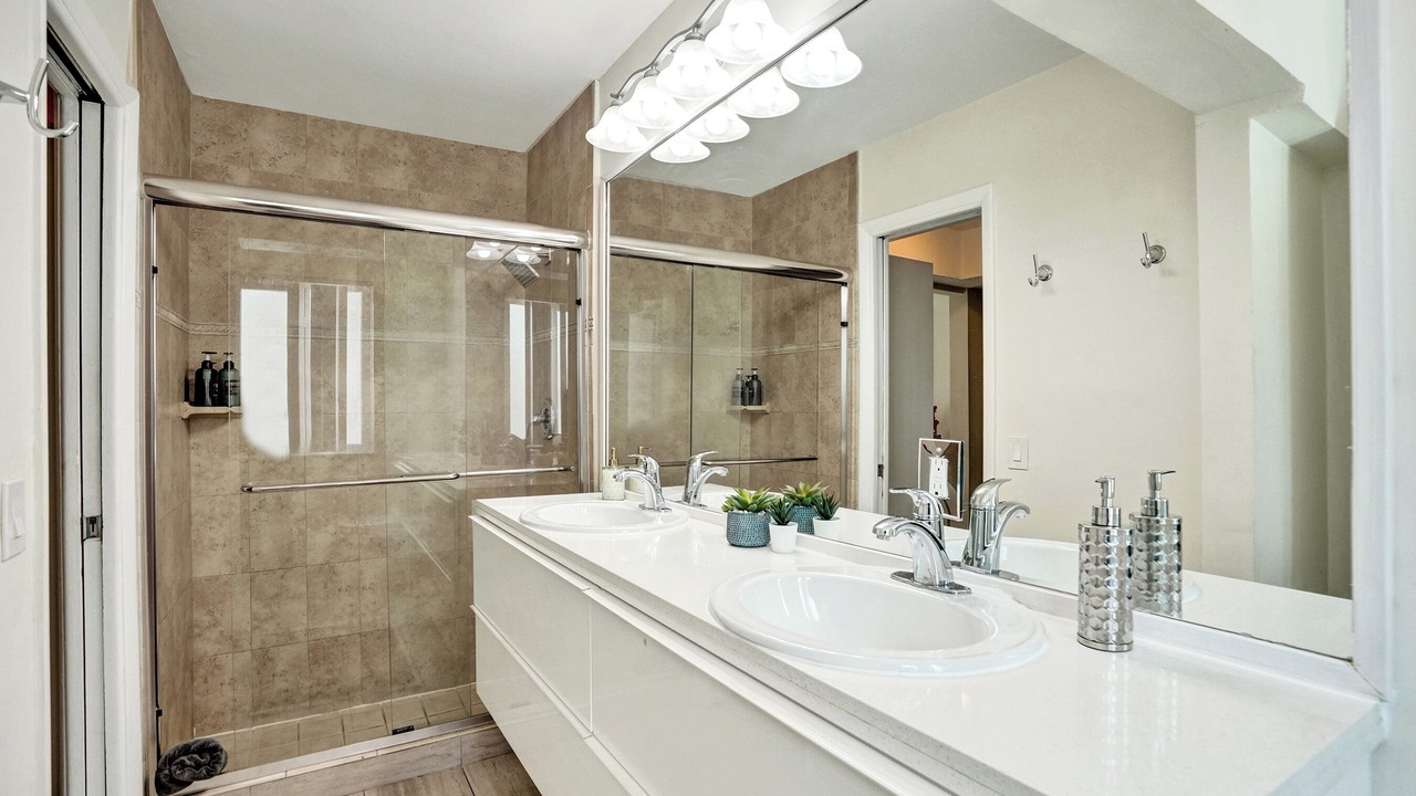 Photo of Bathroom in Hollywood Hills