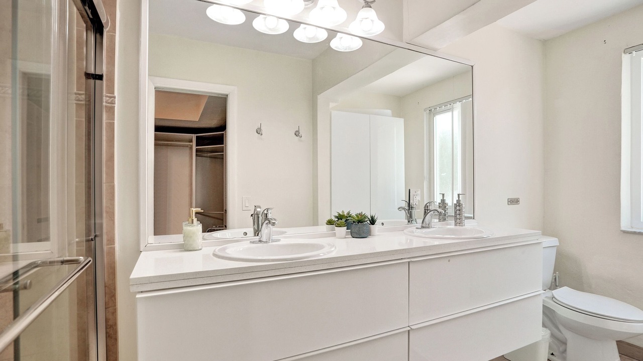 Photo of Bathroom in Hollywood Hills