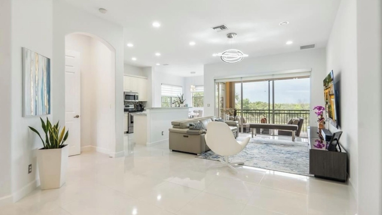 Photo of Livingroom in Parkland