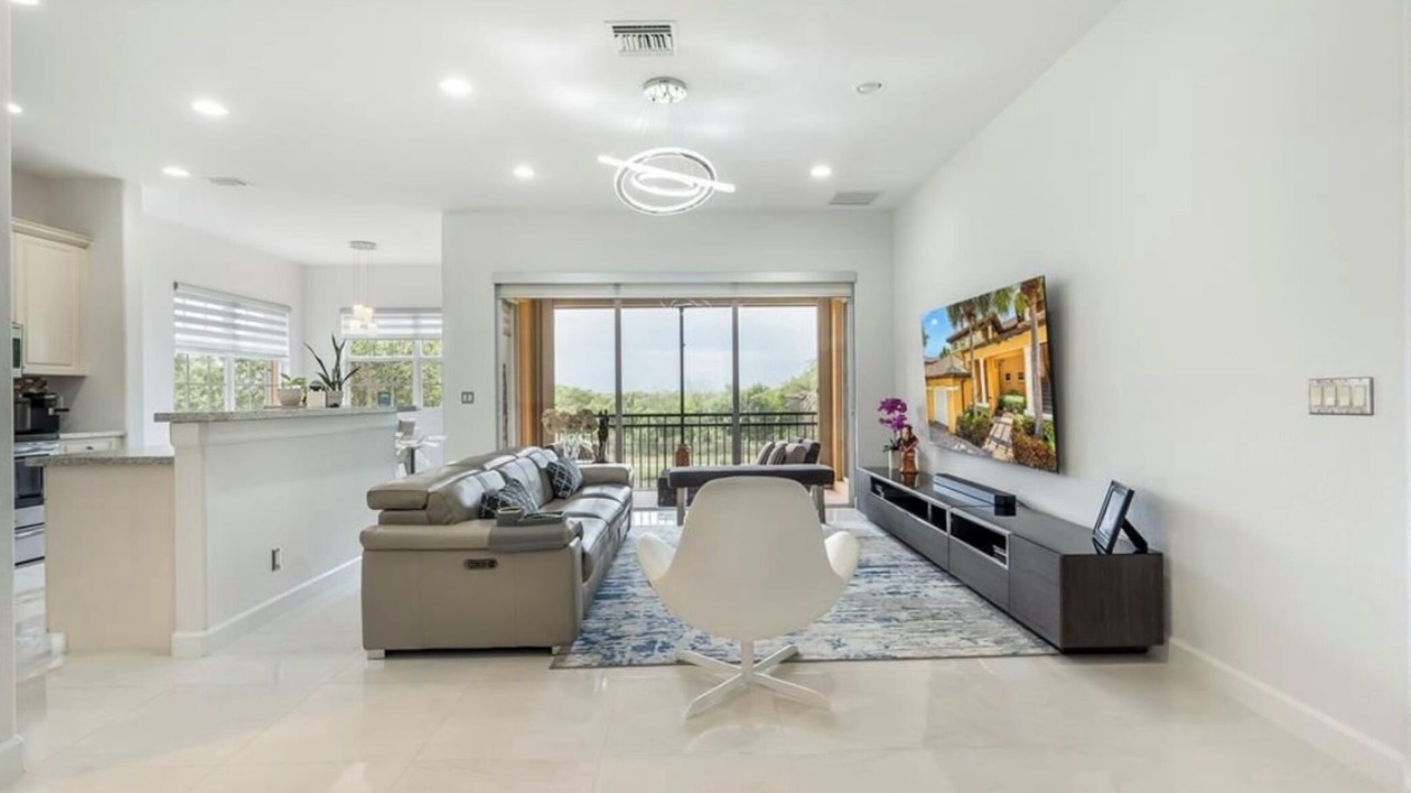 Photo of Livingroom in Parkland