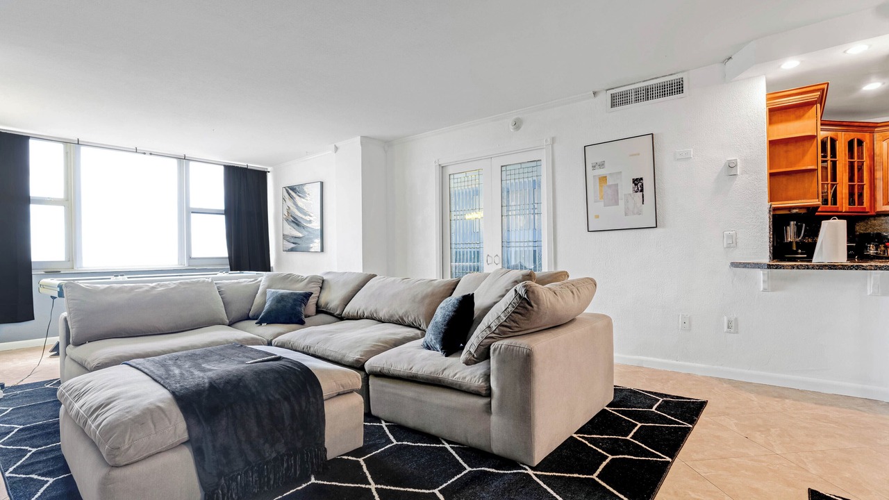 Photo of Livingroom in Bermuda Riviera