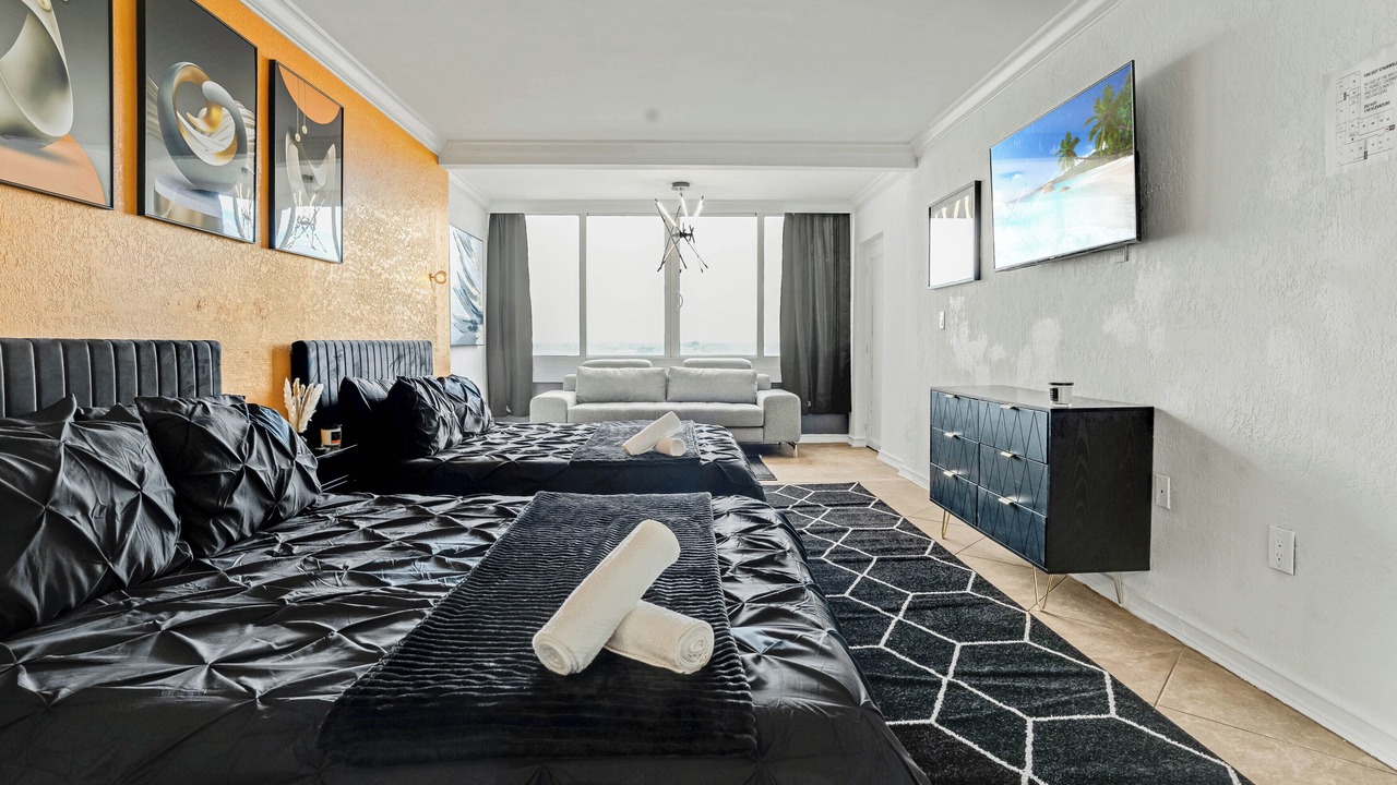 Photo of Bedroom in Bermuda Riviera