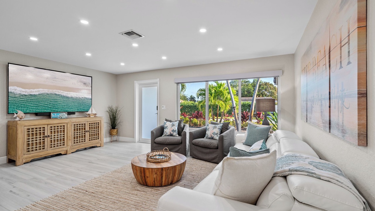 Photo of Livingroom in Deerfield Beach