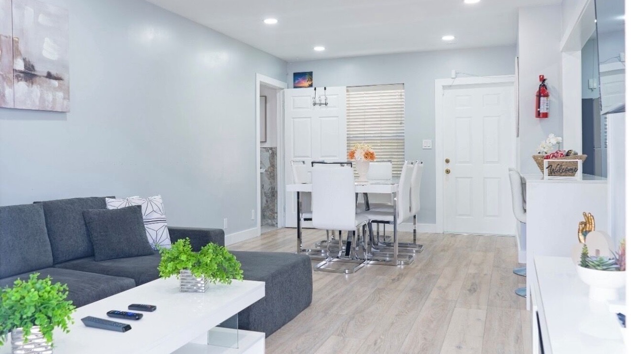 Photo of Livingroom in Central Fort Lauderdale
