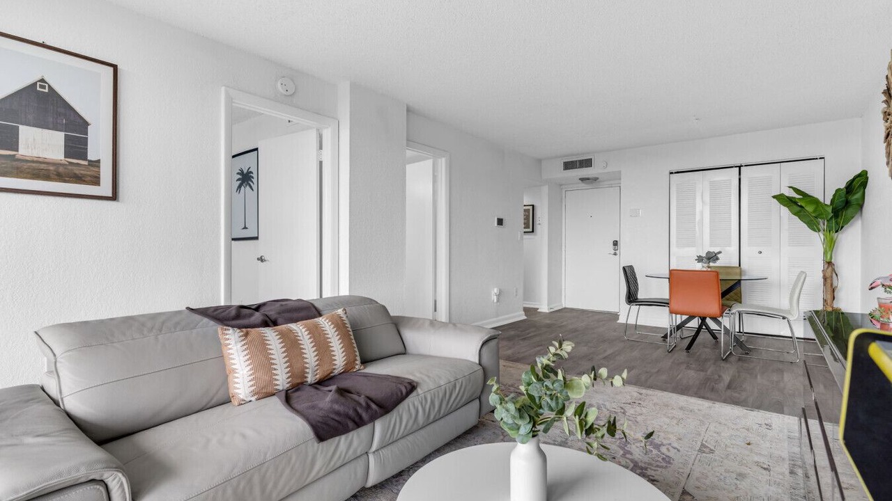 Photo of Livingroom in North Miami