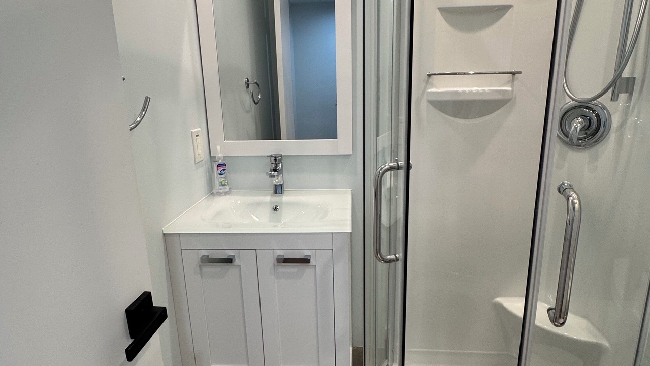 Photo of Bathroom in Harbor Village